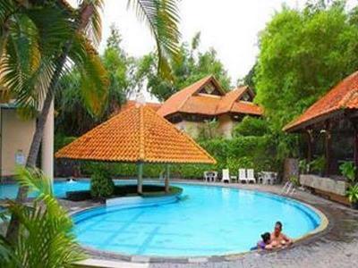 Equator Hotel Surabaia Exterior foto